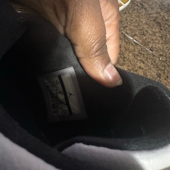 Jordan 11s - Picture 5 of 6